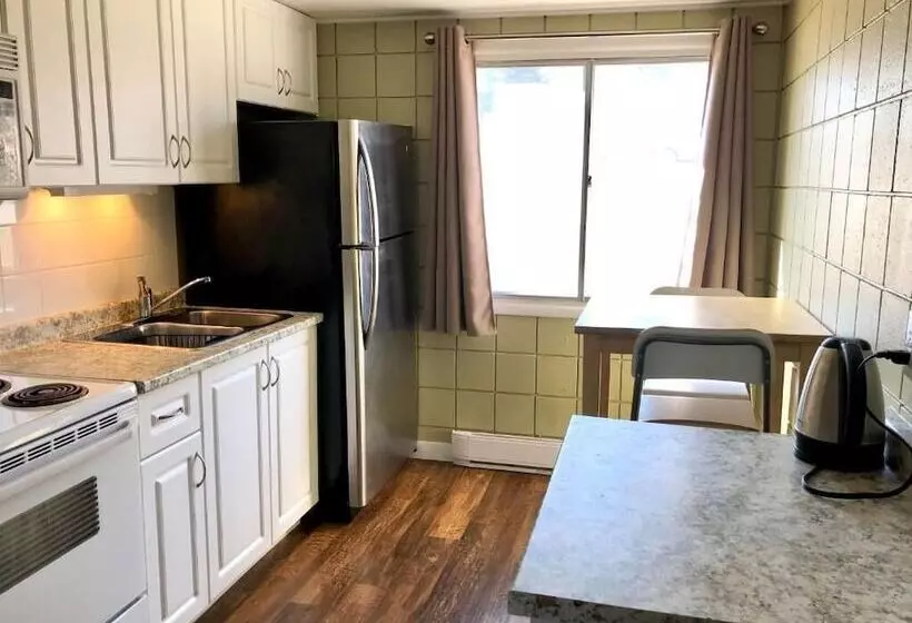 בית מלון כפרי Canterbury Inn