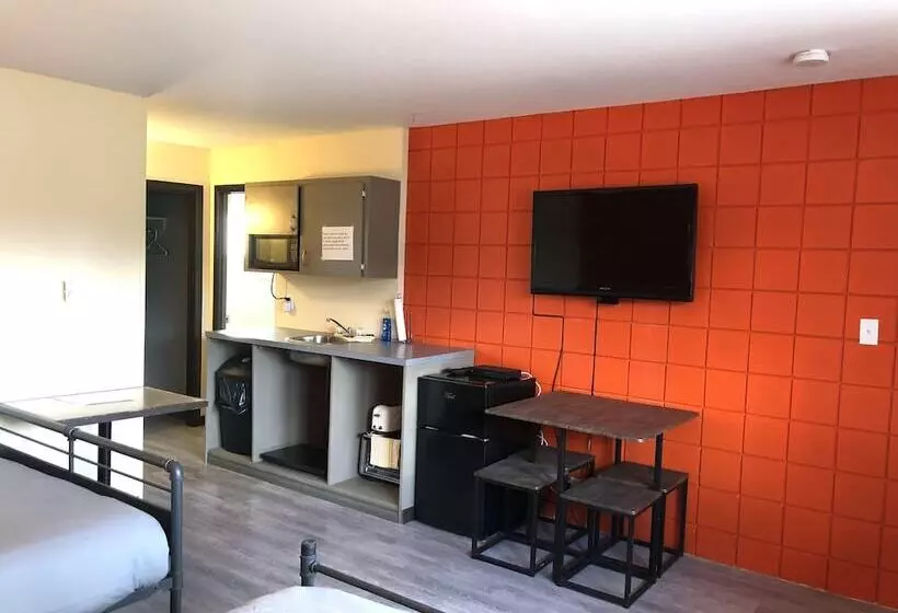 בית מלון כפרי Canterbury Inn