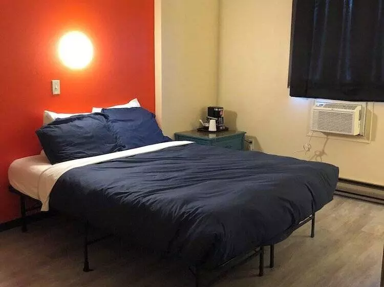 בית מלון כפרי Canterbury Inn