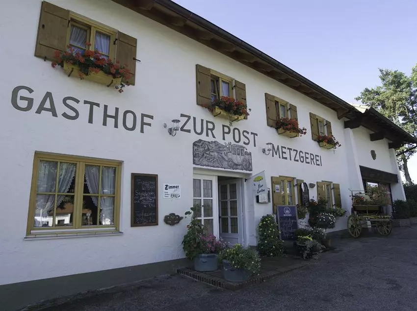 ホテル Zur Post