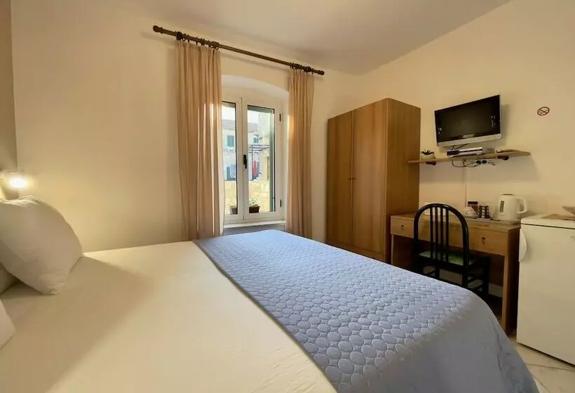 Rooms & Apartments Villa Town Gate