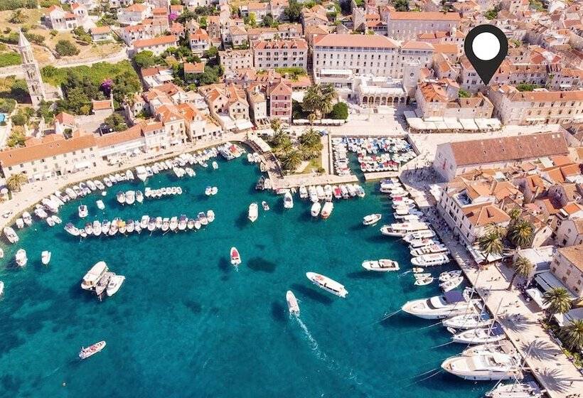 Rooms & Apartments Villa Town Gate