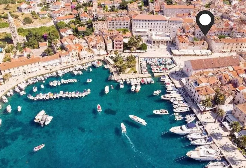 Rooms & Apartments Villa Town Gate