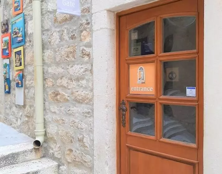 Rooms & Apartments Villa Town Gate