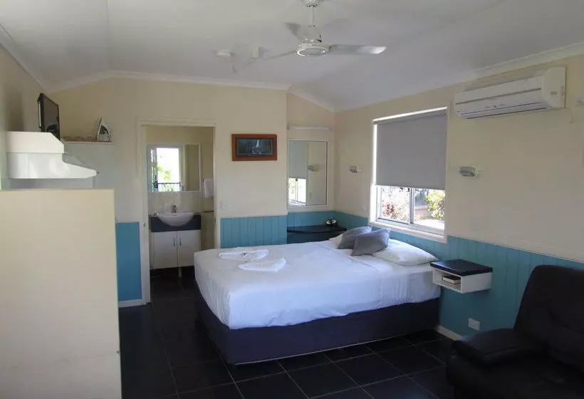 فندق Atherton Travellers Park