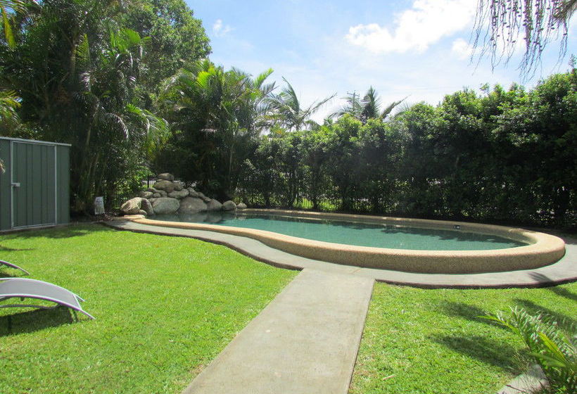 ホテル Atherton Travellers Park