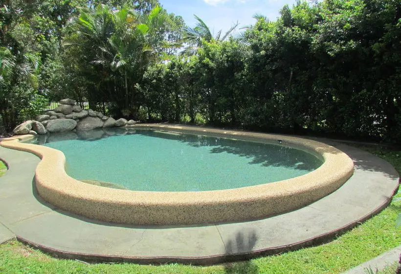 فندق Atherton Travellers Park