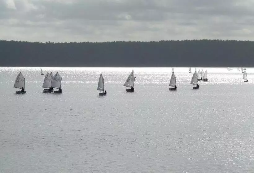 هتل Baltosios Bures