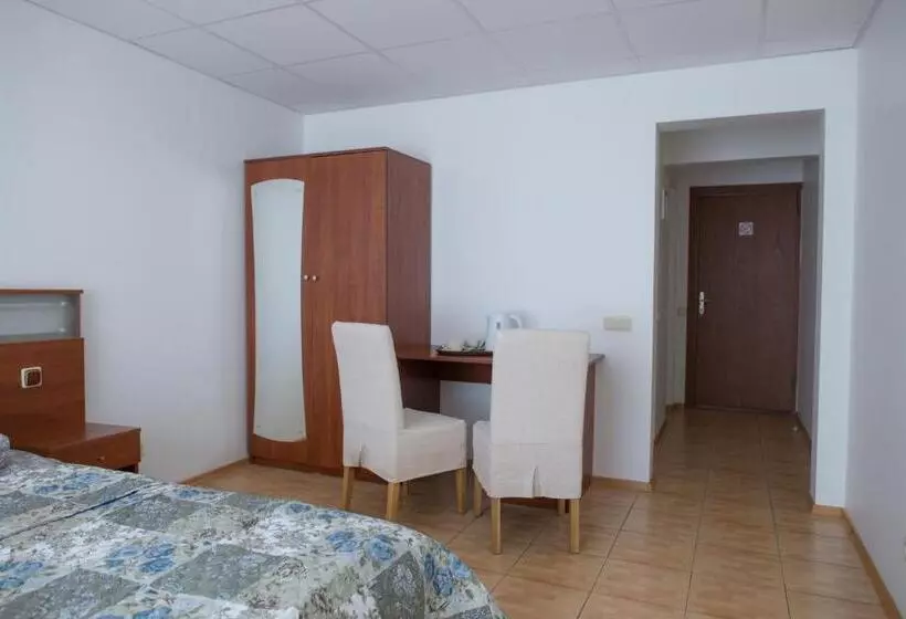 هتل Baltosios Bures