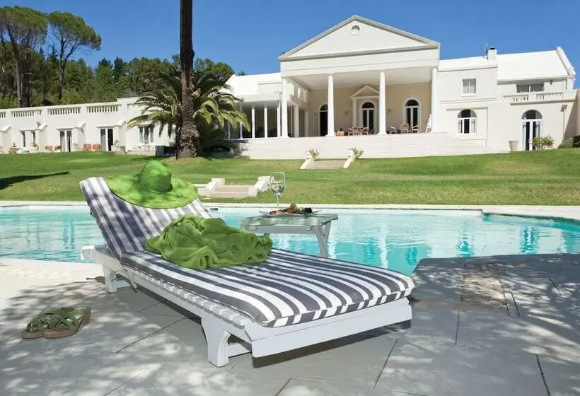 هتل Cascade Country Manor