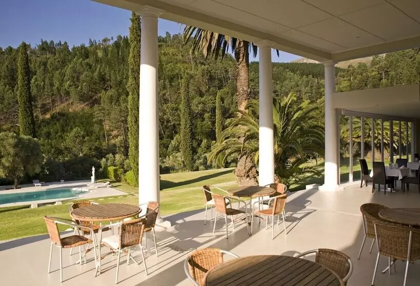 هتل Cascade Country Manor