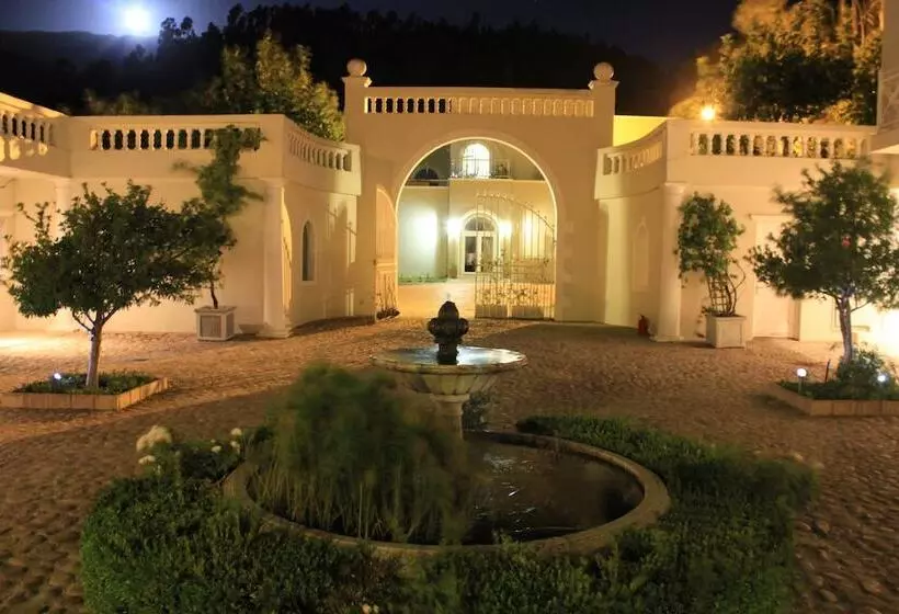 هتل Cascade Country Manor