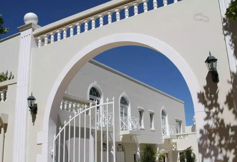 هتل Cascade Country Manor