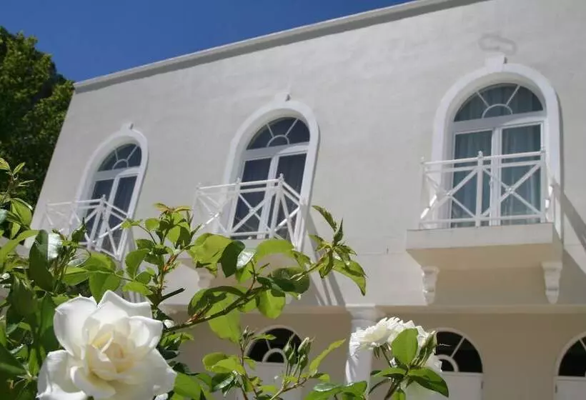 هتل Cascade Country Manor