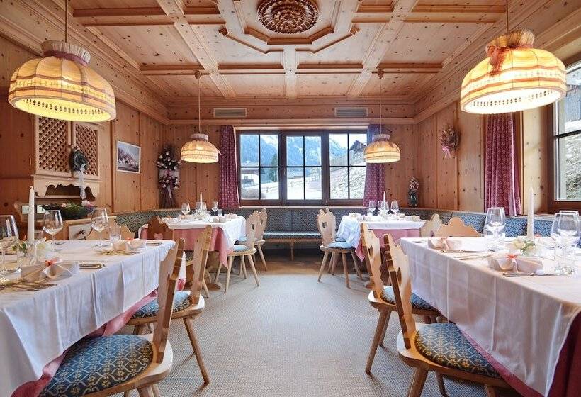 ホテル Dolomites Inn