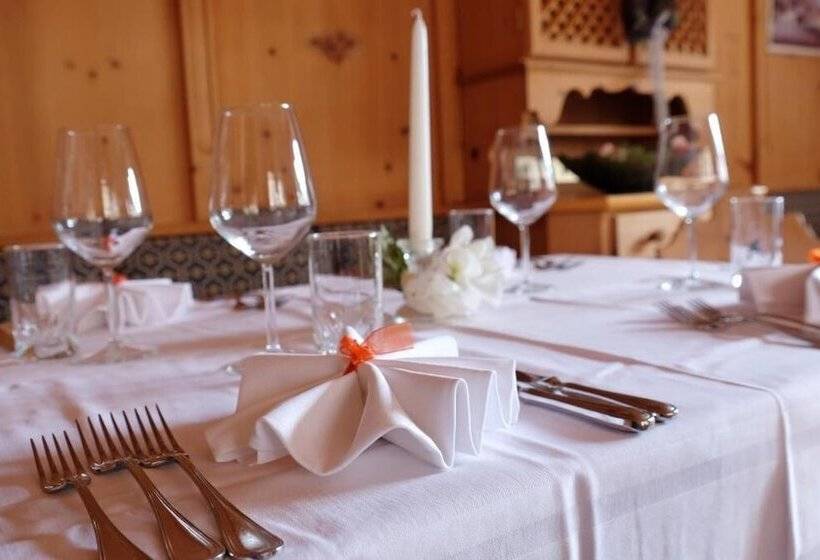 ホテル Dolomites Inn