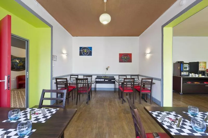 Enzo Hotels Contrexeville