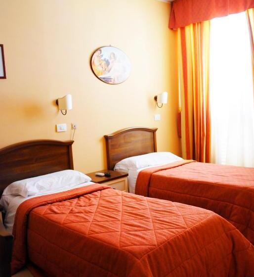 Отель Greta Rooms