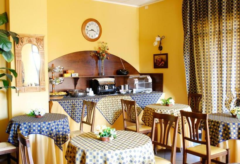 Отель Greta Rooms