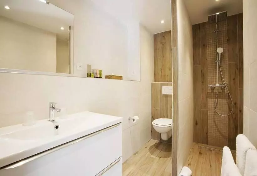 בית מלון כפרי La Bastide De Valbonne