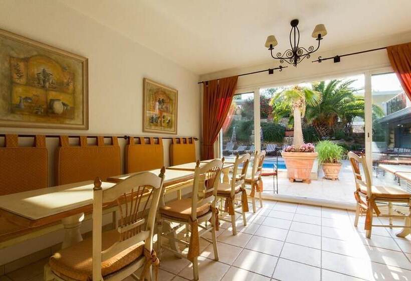 בית מלון כפרי La Bastide De Valbonne