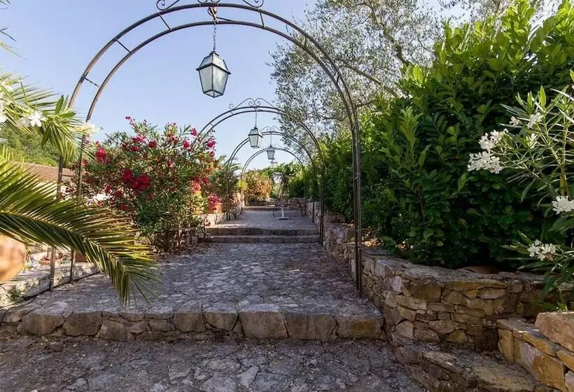 בית מלון כפרי La Bastide De Valbonne