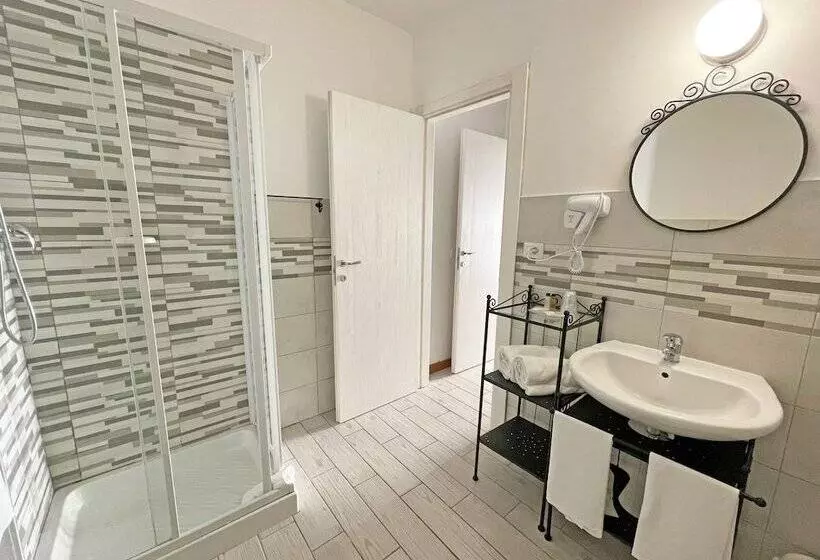 هتل La Loggia   Villa Gloria  Adults Only