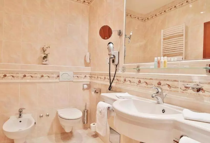 هتل Olympia Wellness