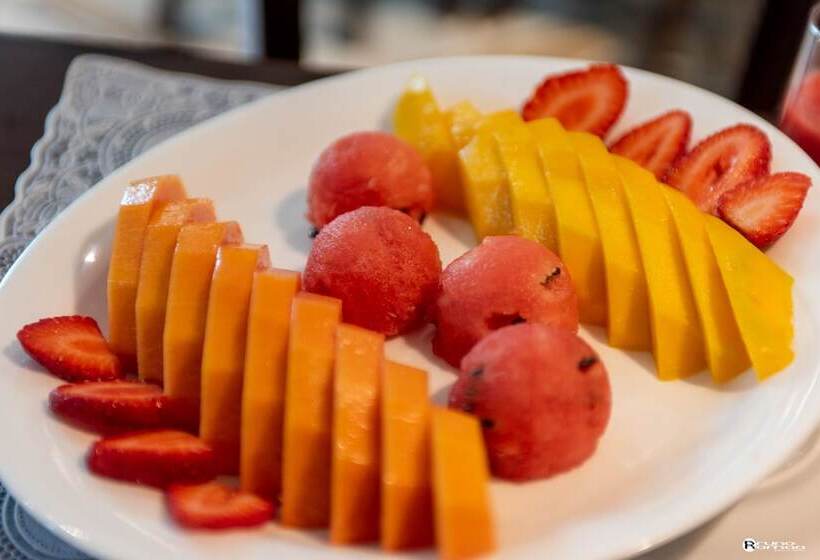 Отель Pier Beach Club