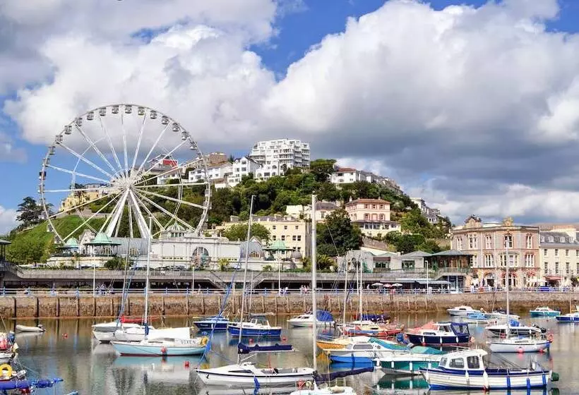 Tlh Toorak Hotel Tlh Leisure, Entertainment And Spa Resort