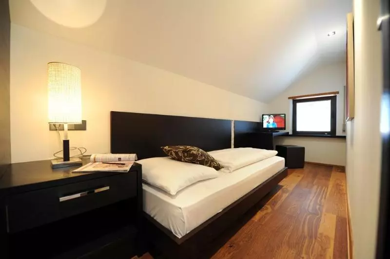 Отель Vier Jahreszeiten