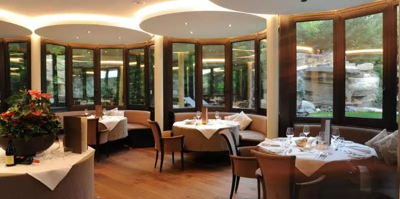 Отель Vier Jahreszeiten