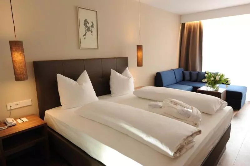 Отель Vier Jahreszeiten