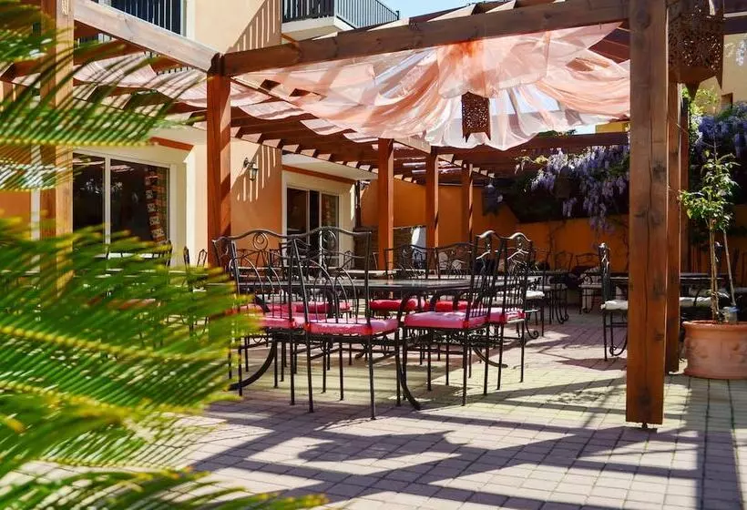 Logis Hotel De La Clape