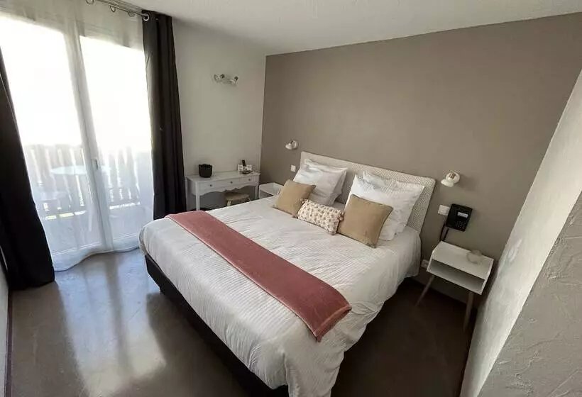 Logis Hotel De La Clape