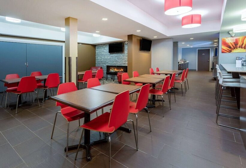 Microtel Inn & Suites By Wyndham Timmins