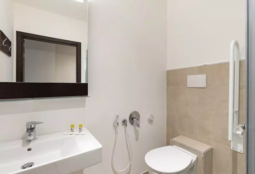 مُتل B&b Hotel Savona