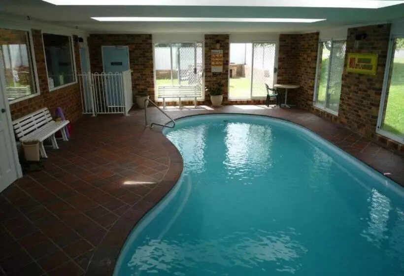 汽车旅馆  Kinross Inn