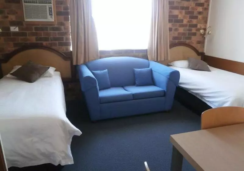 汽车旅馆  Kinross Inn