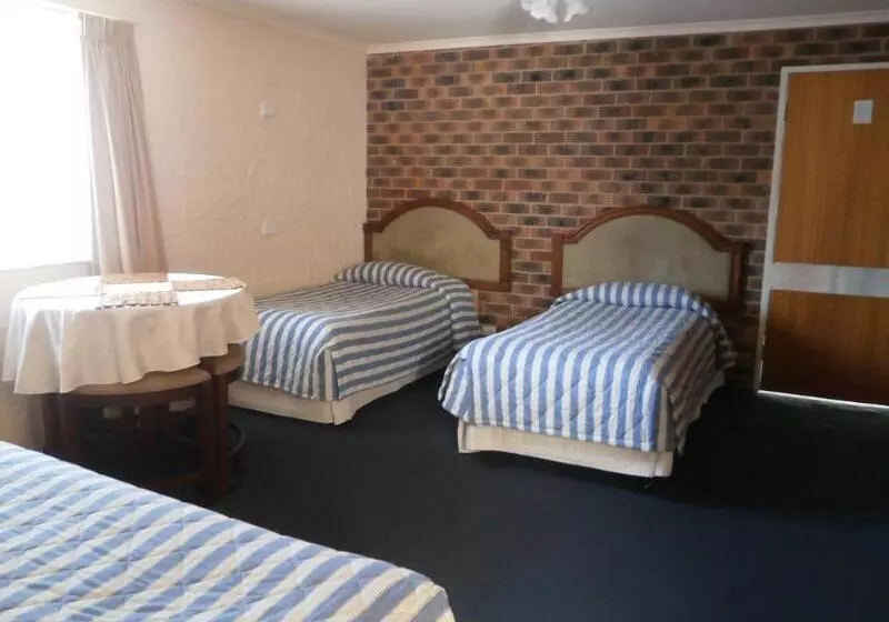 汽车旅馆  Kinross Inn