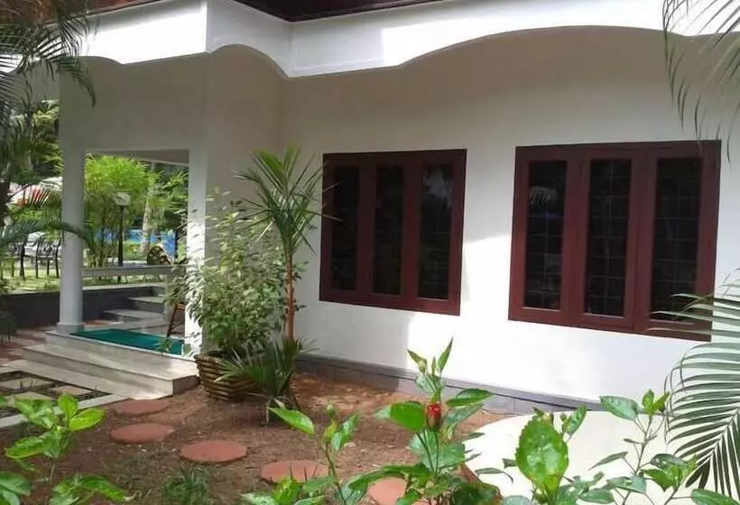 هتل Akhil Beach Resort