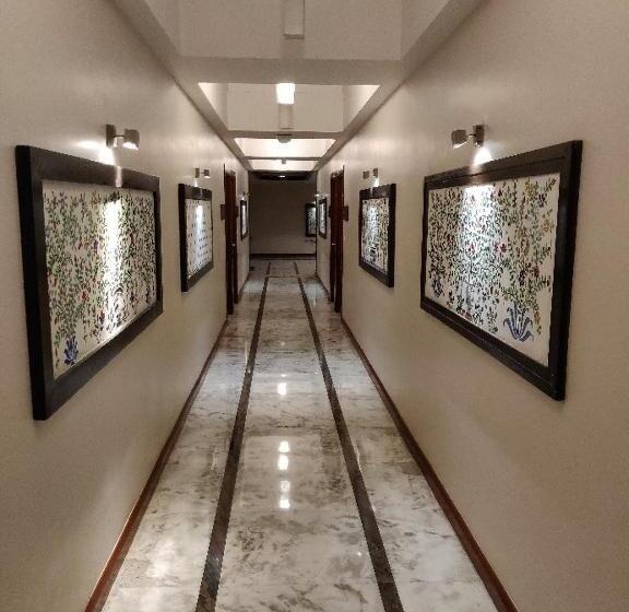 ホテル Amantra Comfort