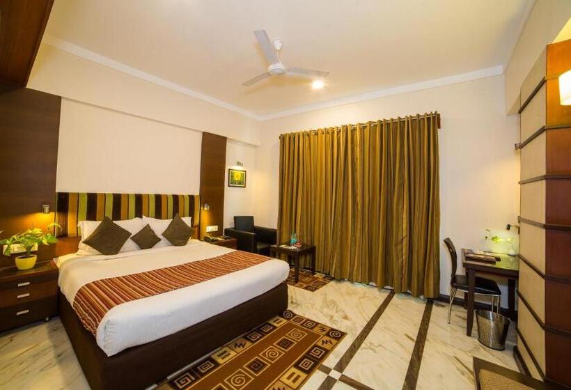 ホテル Amantra Comfort