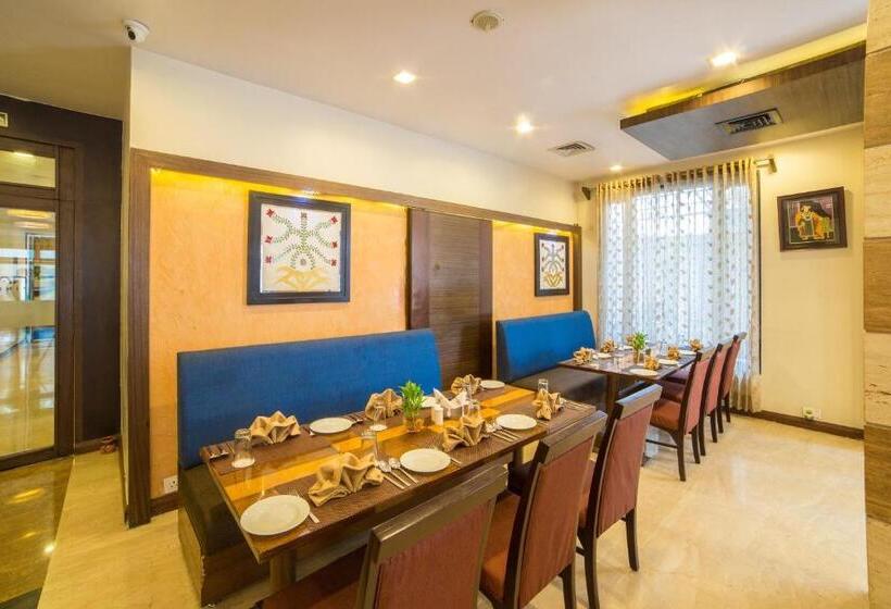 ホテル Amantra Comfort