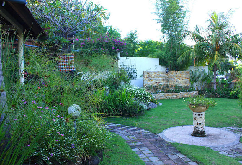 Отель Blue Hill Dive Resort Tulamben