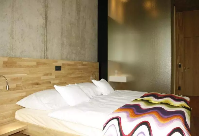 هتل De L'ecluse Superior