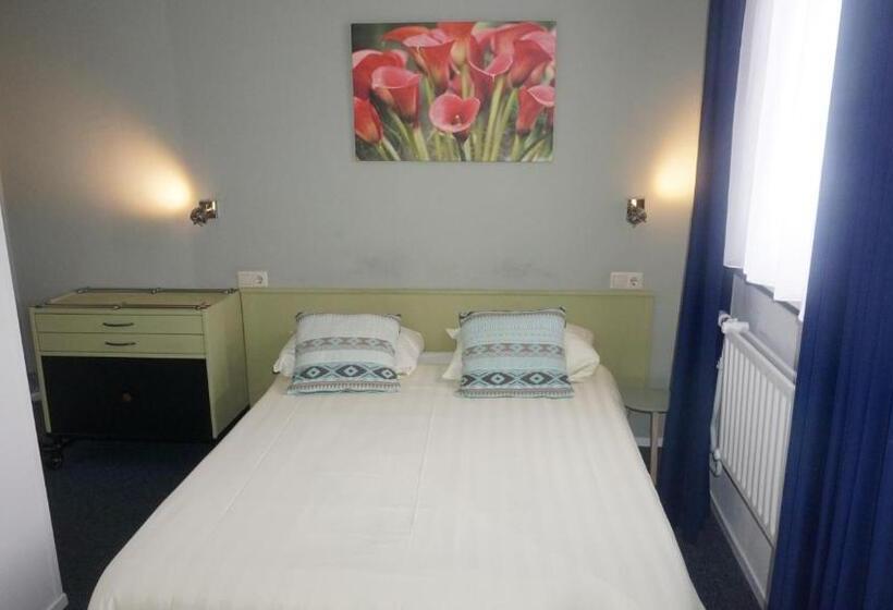 Hotel De Wilde Kriek Before De Karsteboom