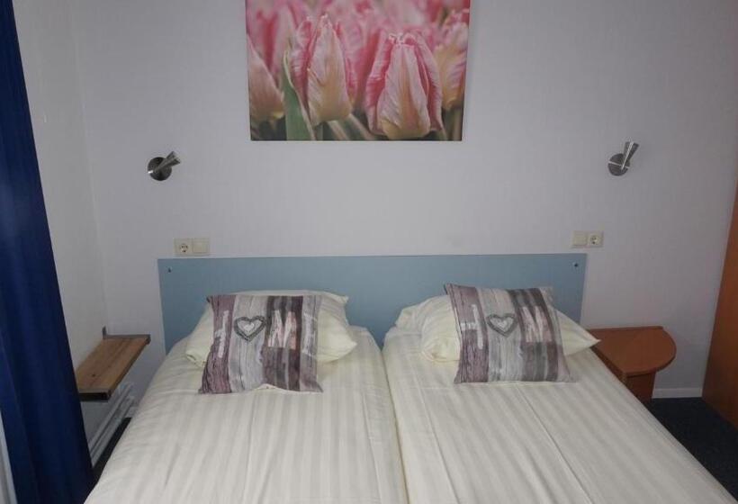 Hotel De Wilde Kriek Before De Karsteboom