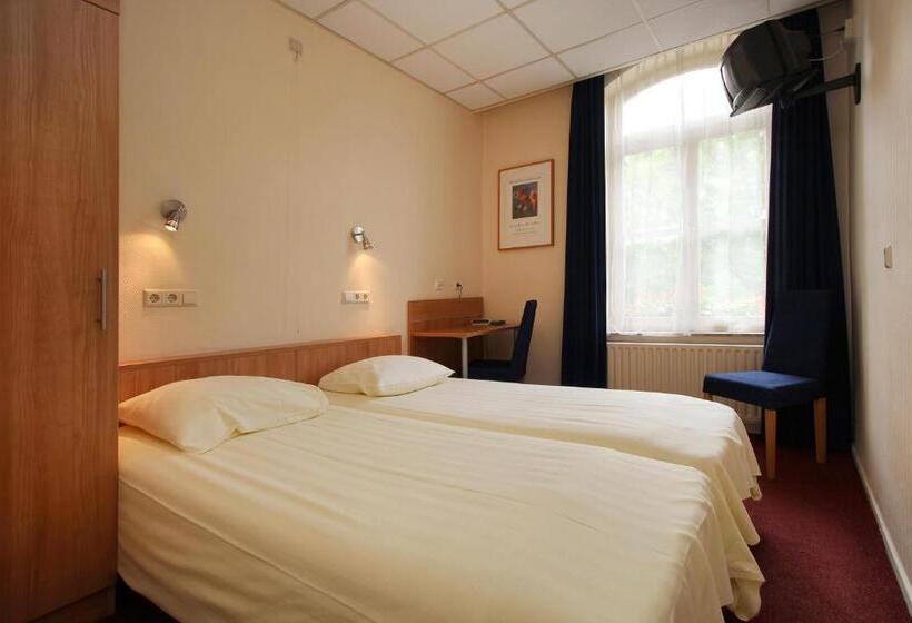 Hotel De Wilde Kriek Before De Karsteboom