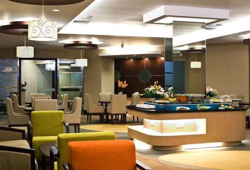 Отель Emerald Garden International